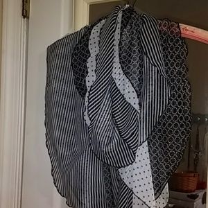 NWOT WHITE HOUSE BLACK MARKET SCARF
